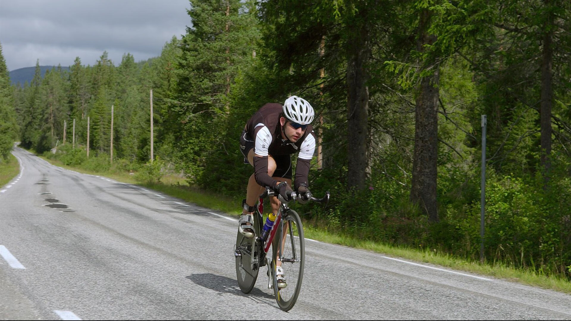 “国内足球青训基地引入虚拟现实技术提升培训效果”，足球职业青训营
